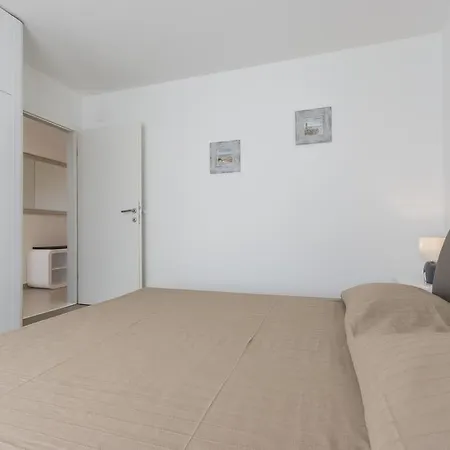 Apartment Velike Stine City *