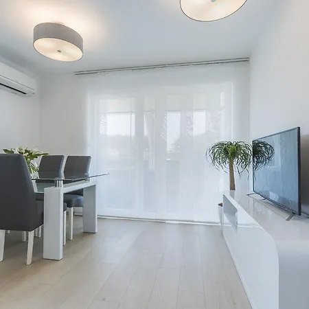 Velike Stine City Apartment *