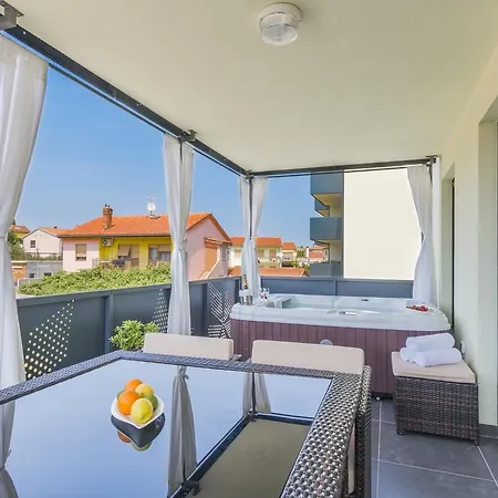 Velike Stine City Apartment *