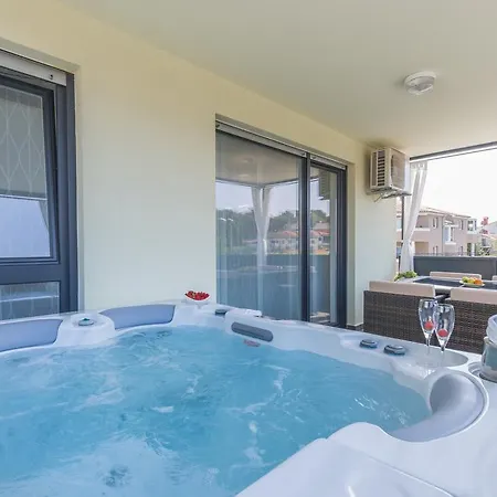 Velike Stine City Apartment Pula