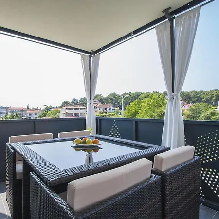 Apartment Velike Stine City Pula
