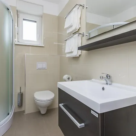 Apartment Velike Stine City *